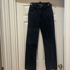 Hollister Ultra High-Rise Dad Jean in Black